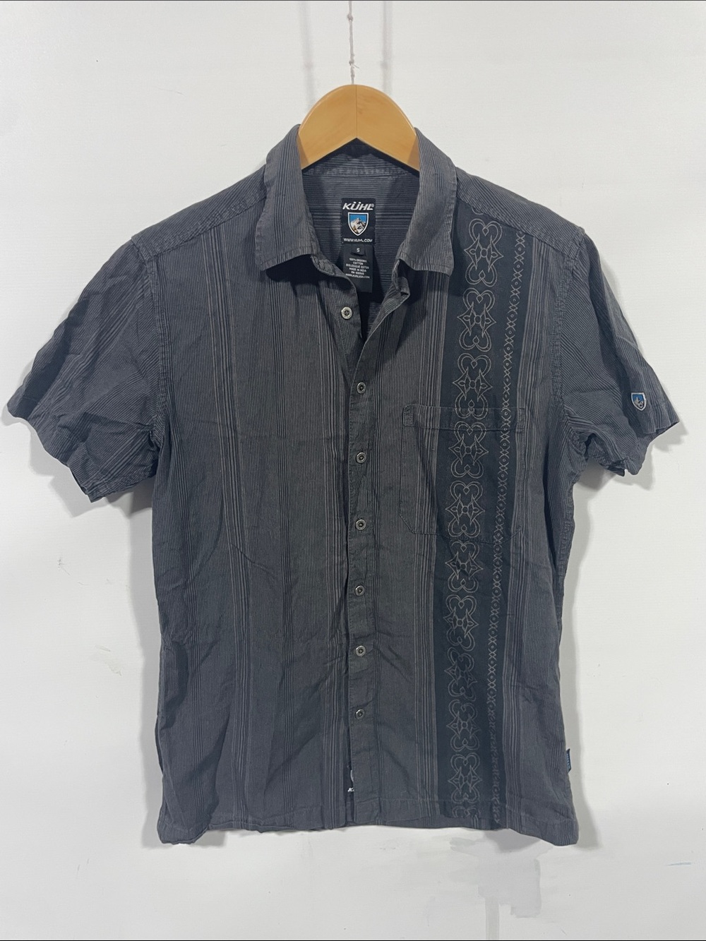 Kuhl Men's Short-Sleeve Button-Up Shirt in Charcoal